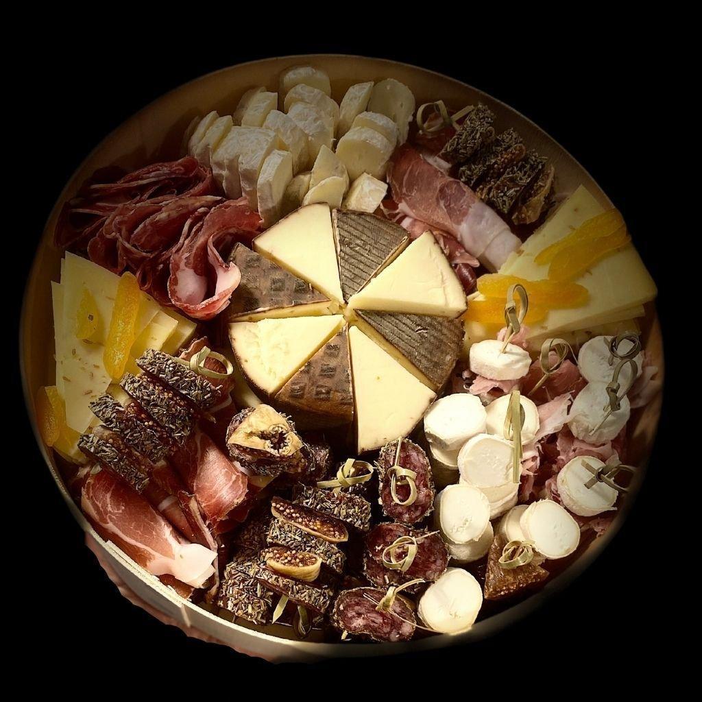 boite-apero-festive-2-a-4-pers-fromagerie-du-chateau-3 - Fromagerie du Château