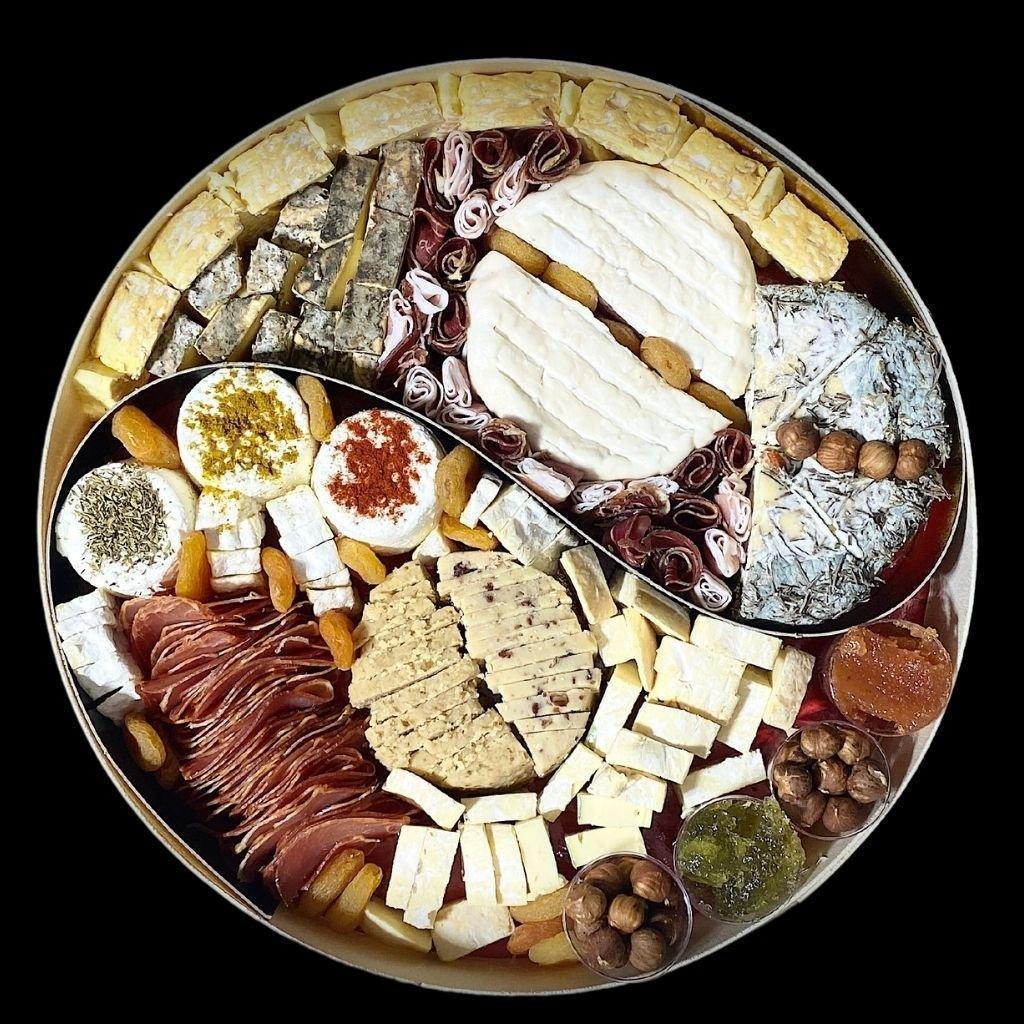 boite-apero-festive-9-a-12-pers-fromagerie-du-chateau-1 - Fromagerie du Château