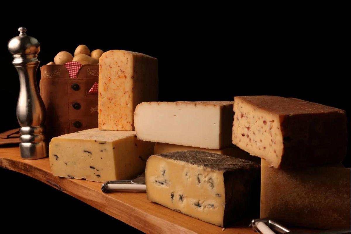 L'histoire et la fabrication du fromage à raclette - Fromagerie du Château