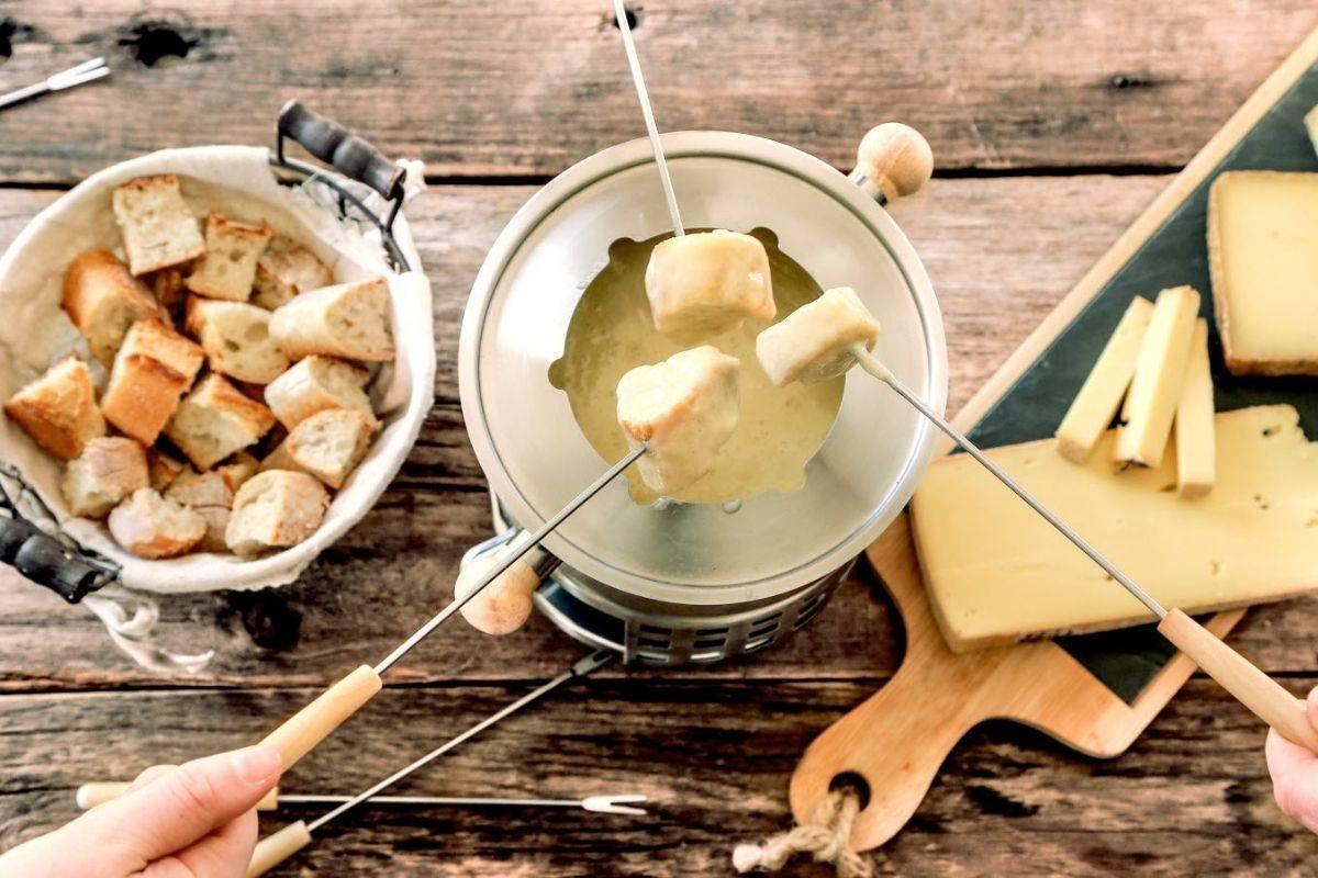 Fondue Savoyarde (Simple et Authentique) - Fromagerie du Château