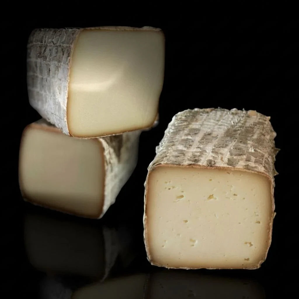 Fumaison de Lavort Fromage de Brebis Fumé d’Auvergne