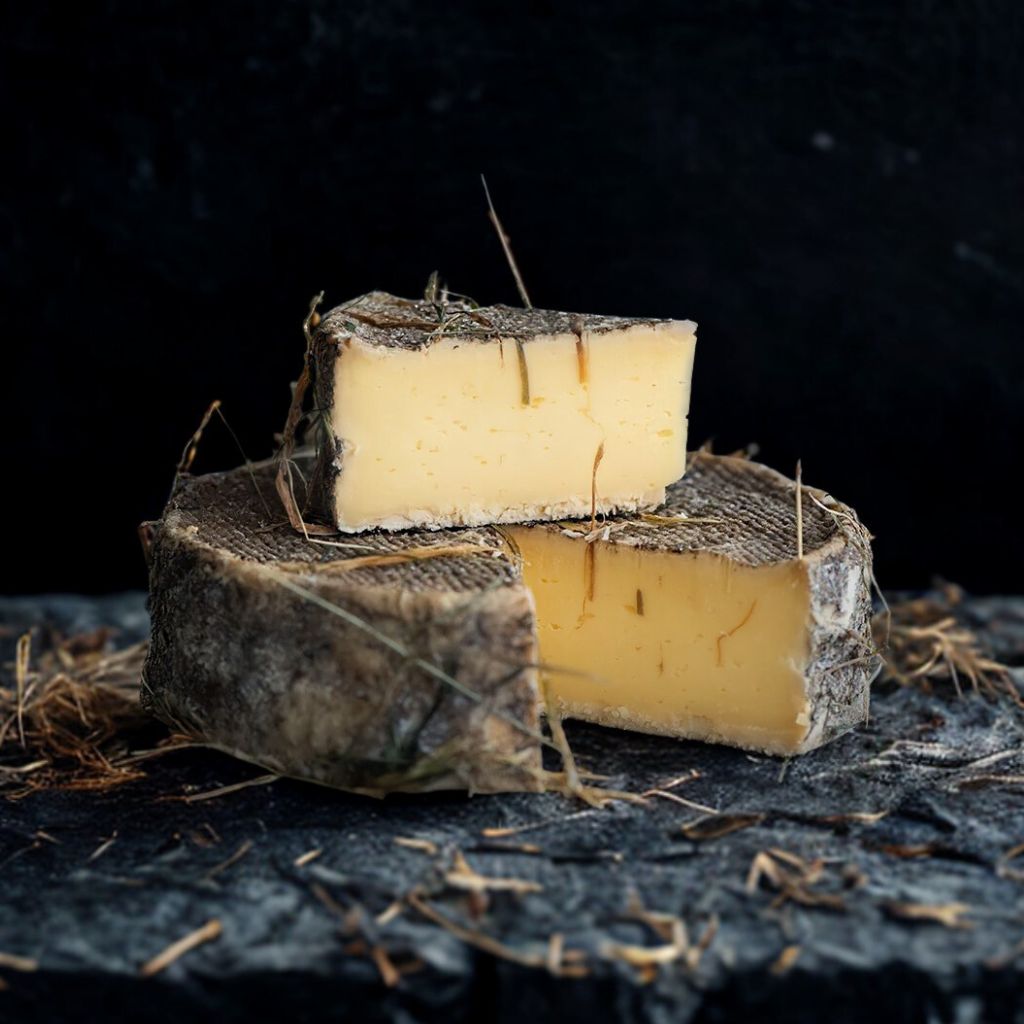 Tomme au foin fermière - Fromagerie du Château