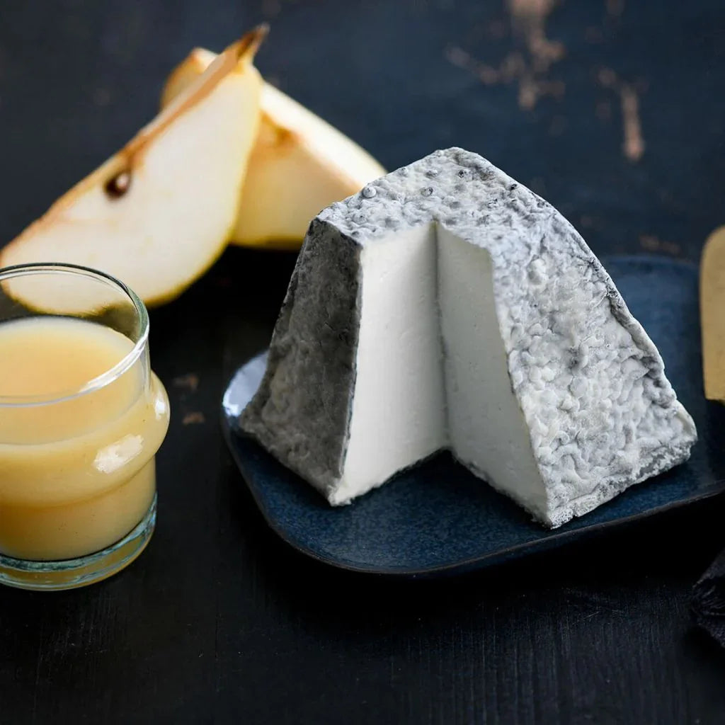 Pyramide de chèvre fermiere cendrée - Fromagerie du Château