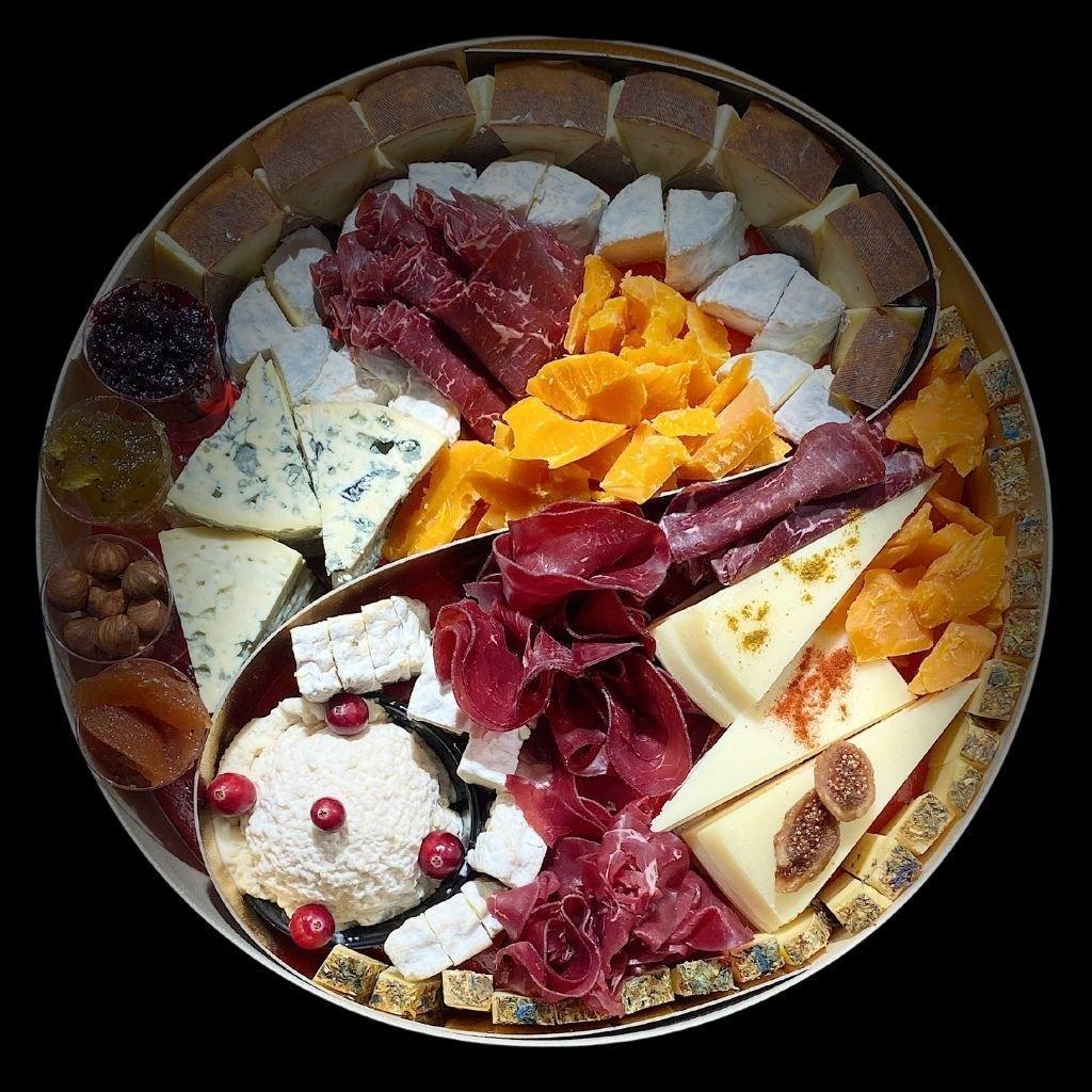 boite-apero-festive-6-a-8-pers-fromagerie-du-chateau-2 - Fromagerie du Château
