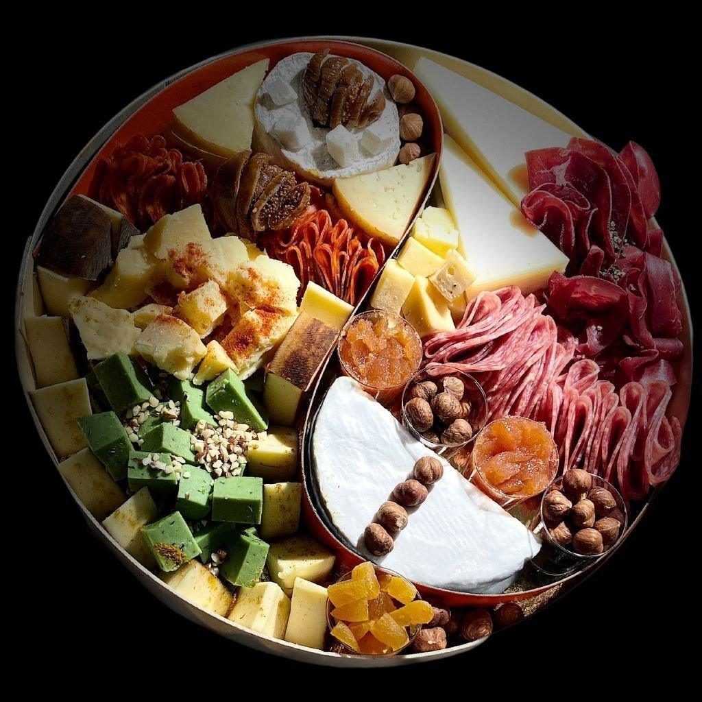 boite-apero-festive-6-a-8-pers-fromagerie-du-chateau-5 - Fromagerie du Château
