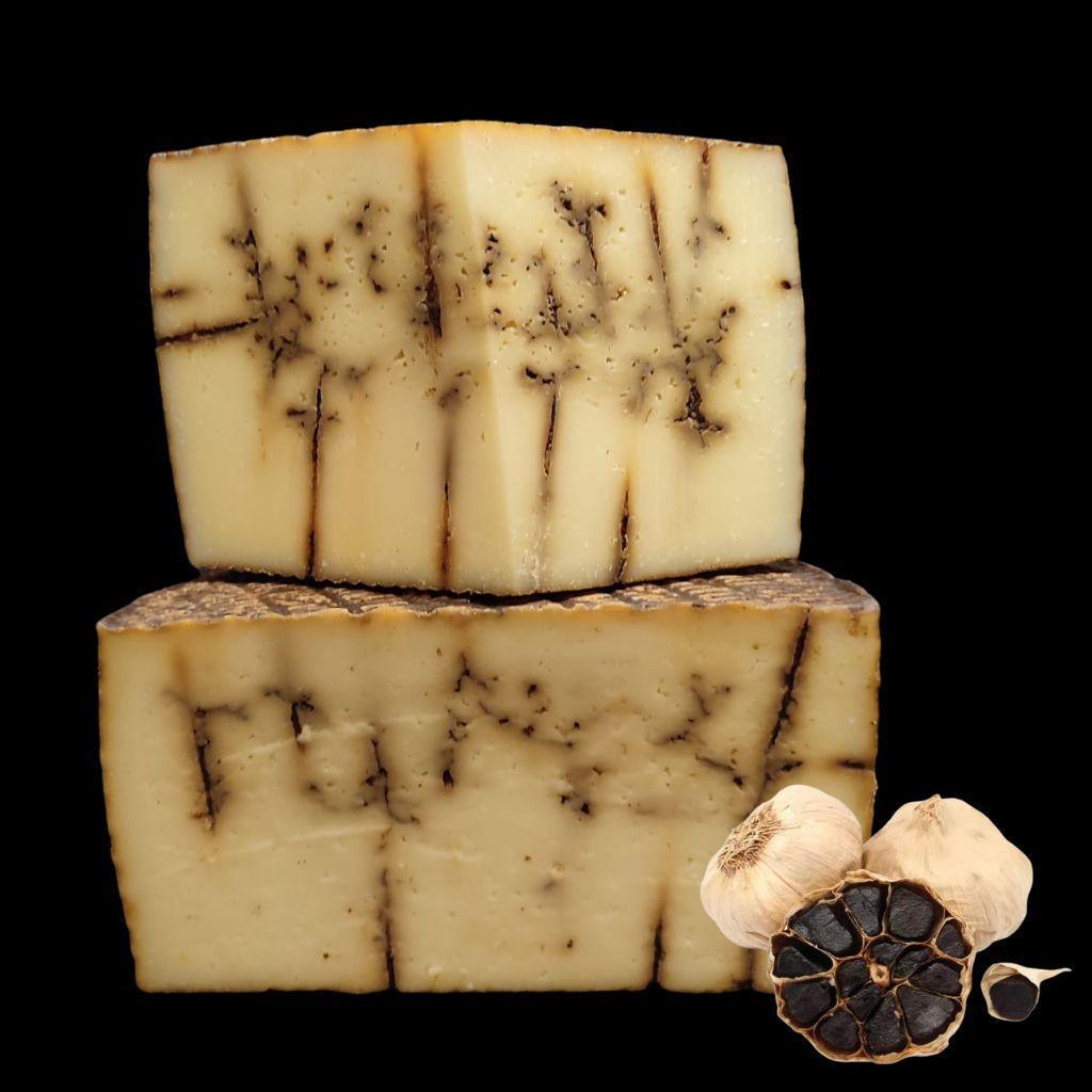 Brebis de la Mancha à l&#39;ail noir - Fromagerie du Château